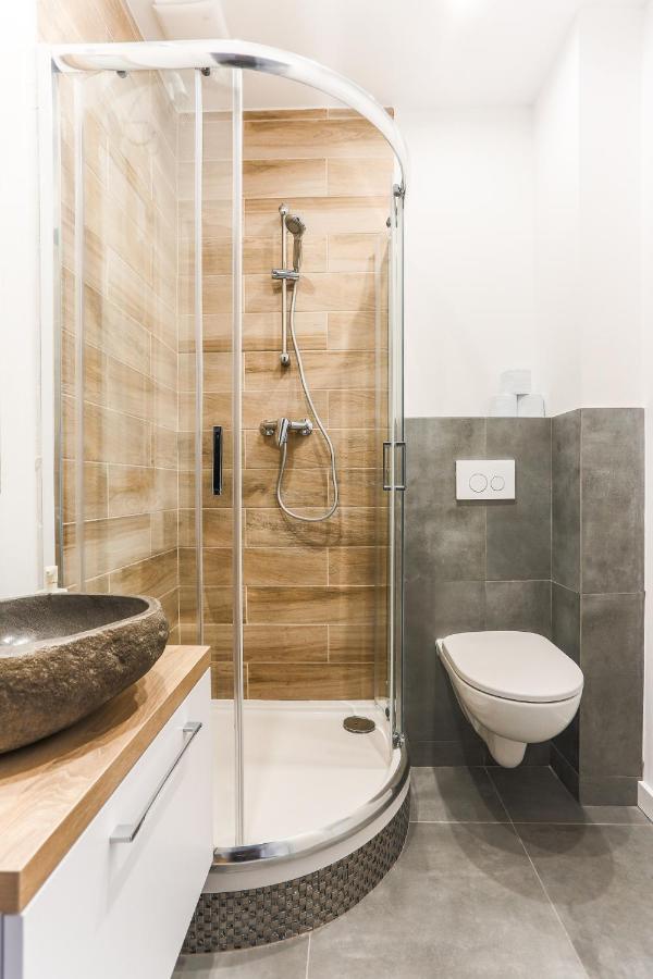 Simply Modern Apartment ทอรูน ภายนอก รูปภาพ